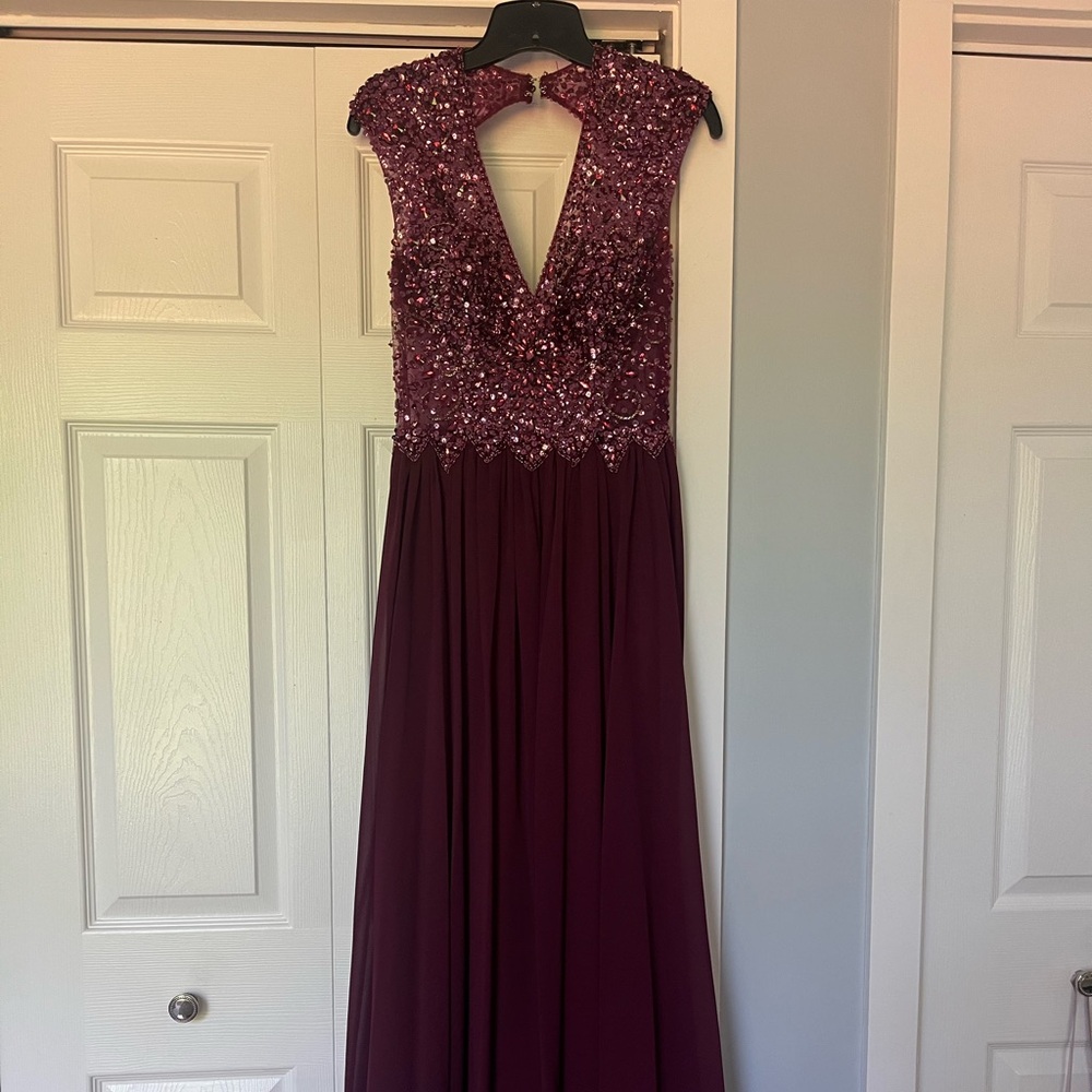 BURGUNDY FORMAL/PROM DRESS